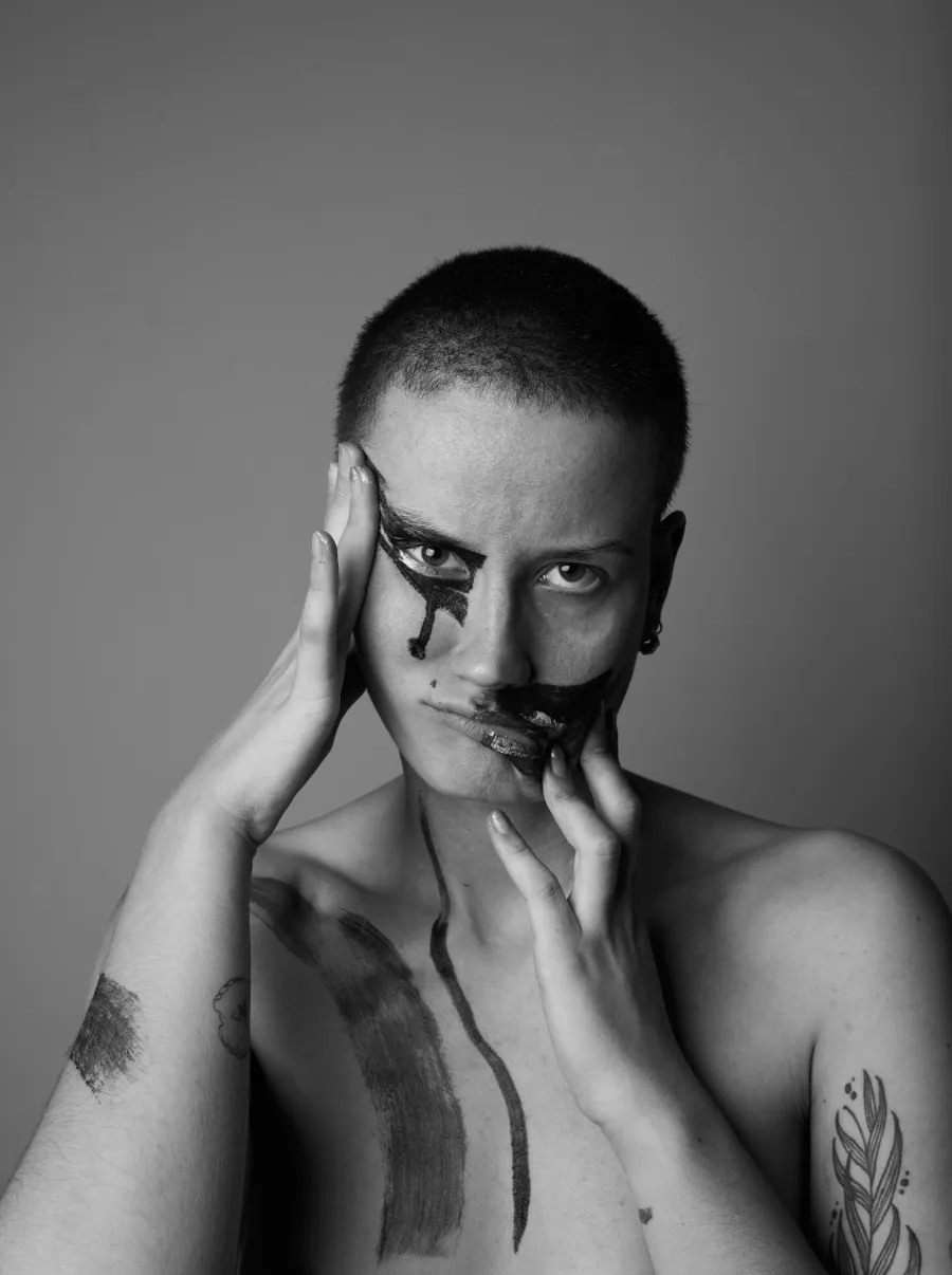 Model photograph 11